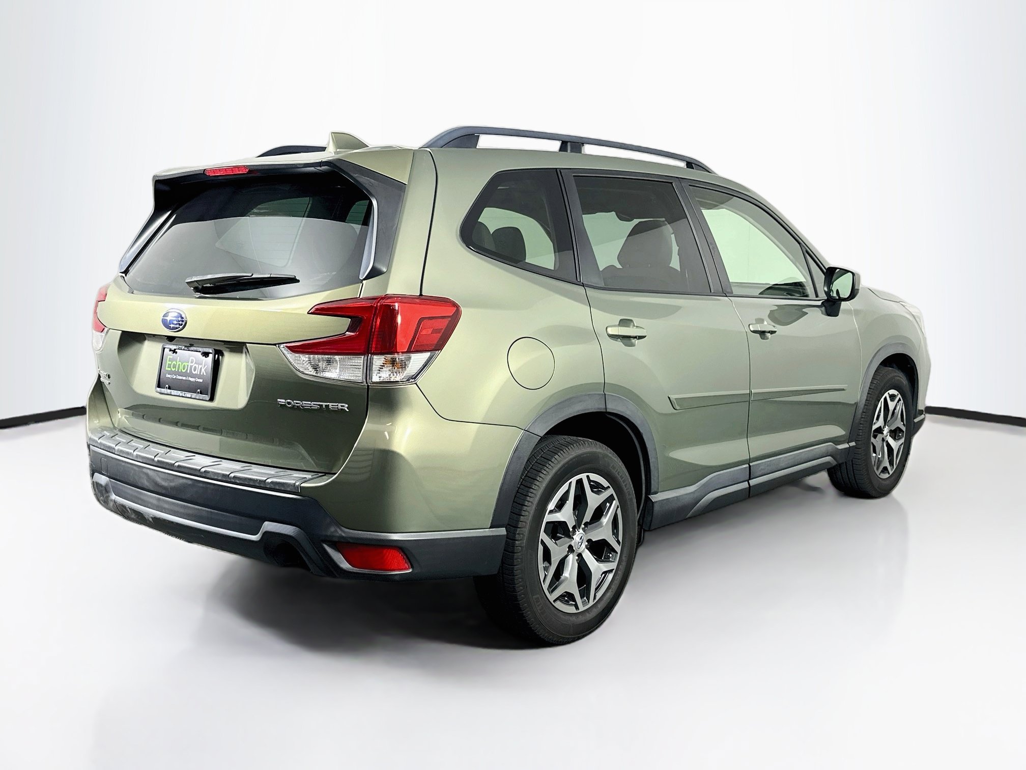 Used 2019 Subaru Forester Premium AWD/4WD image 9