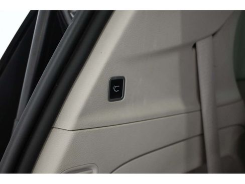 Used 2022 Chrysler Pacifica Touring-L FWD image 26