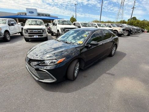 Used 2023 Toyota Camry LE FWD image 11