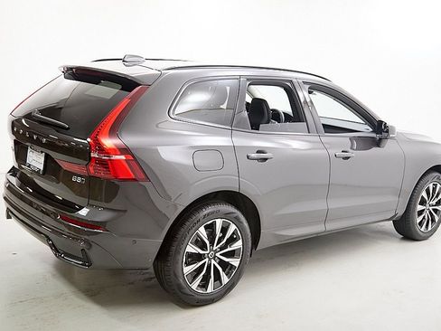 Certified 2023 Volvo XC60 B5 Plus w/ Climate Package image 9