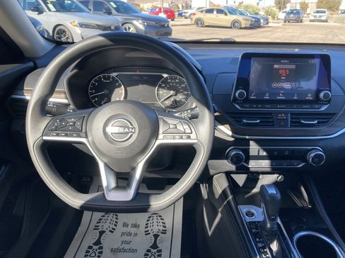 Used 2023 Nissan Altima 2.5 SV image 16