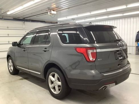 Used 2018 Ford Explorer XLT FWD image 4