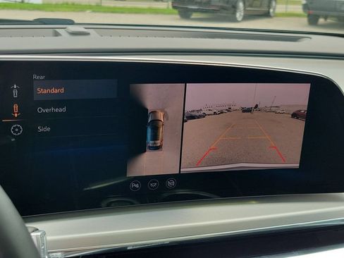 Used 2023 Cadillac Lyriq AWD image 28
