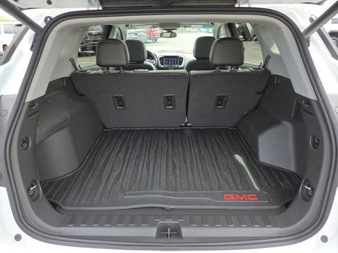 Used 2023 GMC Terrain SLT w/ Tech Package FWD image 26