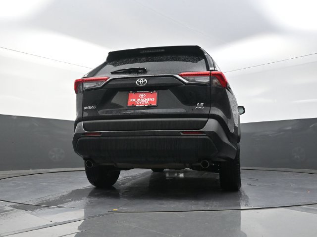Used 2025 Toyota RAV4 LE AWD/4WD image 36
