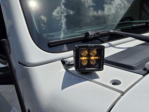 Used 2020 Jeep Wrangler Unlimited Sahara w/ Cold Weather Group AWD/4WD image 10