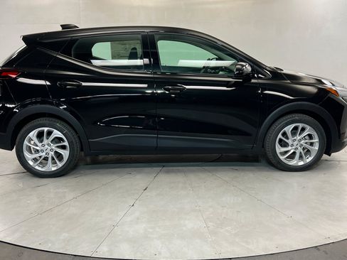 New 2027 Chevrolet Bolt LT w/ Comfort Package FWD image 7