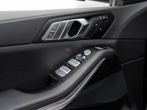 Used 2022 BMW X7 xDrive40i w/ Premium Package image 7