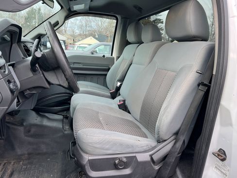 Used 2013 Ford F250 XL w/ XL Value Pkg image 2