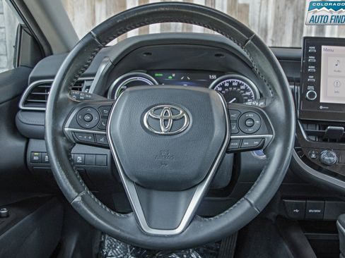 Used 2021 Toyota Camry XLE FWD image 13