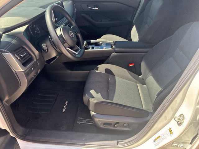 Used 2024 Nissan Rogue SV FWD image 17