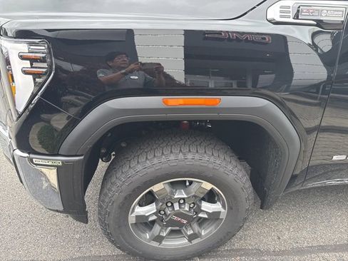 New 2025 GMC Sierra 2500 SLT image 4