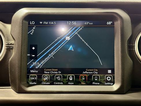 Used 2021 Jeep Wrangler Unlimited Sahara w/ Cold Weather Group AWD/4WD image 12