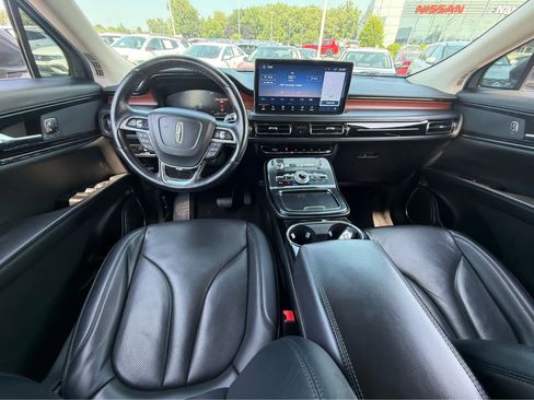Used 2022 Lincoln Nautilus Reserve w/ Monochromatic Package AWD/4WD image 10