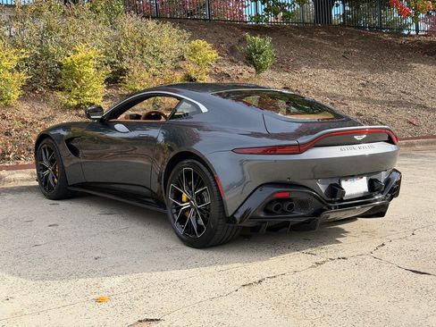 Used 2023 Aston Martin V8 Vantage Coupe image 13