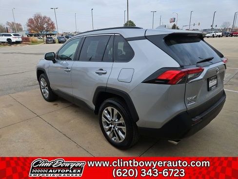 Used 2025 Toyota RAV4 XLE Premium image 5