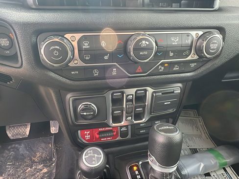 New 2026 Jeep Gladiator Willys image 28