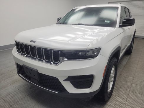 Used 2023 Jeep Grand Cherokee Laredo w/ Luxury Tech Group I AWD/4WD image 15