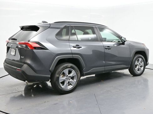 Used 2022 Toyota RAV4 XLE w/ Convenience Package image 7