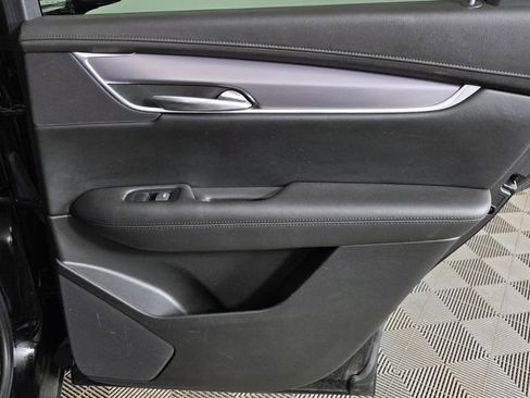 Used 2018 Cadillac XT5 Luxury w/ Driver Awareness Package image 32