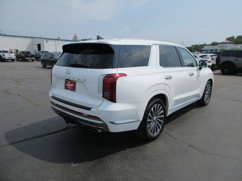 Used 2025 Hyundai Palisade Calligraphy FWD image 6