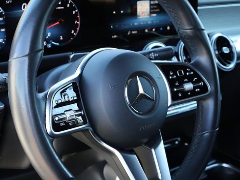 Used 2023 Mercedes-Benz GLB 250 4MATIC image 18