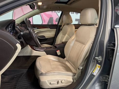 Used 2017 Buick Regal Sport Touring image 19