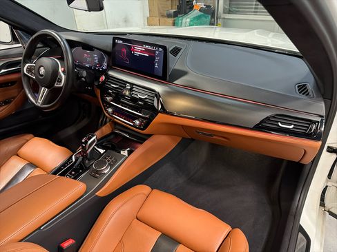 Used 2023 BMW M5 image 15