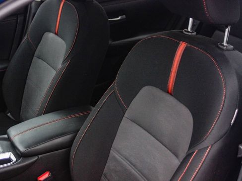 Certified 2025 Nissan Sentra SR image 24