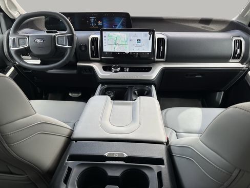 New 2025 Ford Expedition Max Active image 12