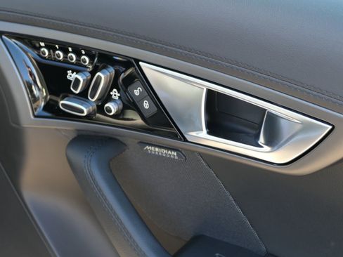 Used 2017 Jaguar F-TYPE Coupe image 25