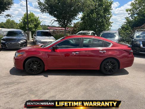 Used 2017 Nissan Altima 2.5 SR w/ Midnight Edition Package FWD image 5