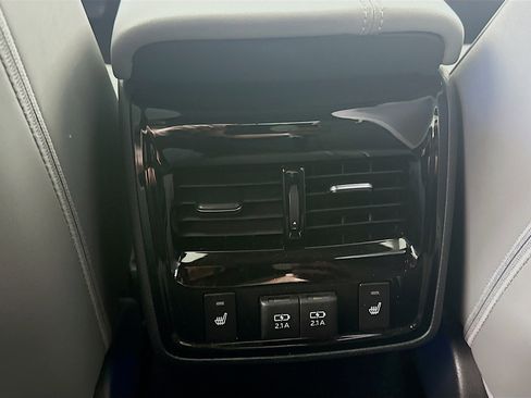 Used 2020 Toyota Avalon Limited w/ Advanced Safety Package FWD image 28
