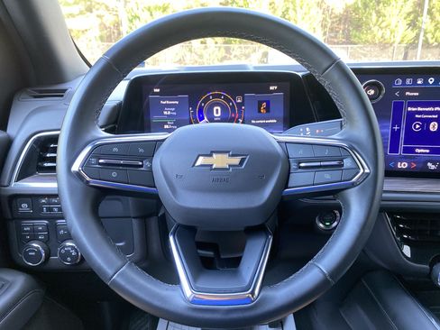 Used 2025 Chevrolet Tahoe LT AWD/4WD image 19