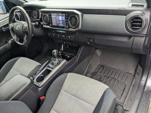 Used 2022 Toyota Tacoma TRD Off-Road image 20