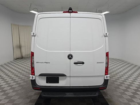 Used 2024 Mercedes-Benz Sprinter 2500 image 5