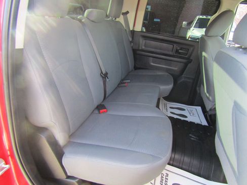 Used 2018 RAM 2500 Tradesman w/ Chrome Appearance Group image 22