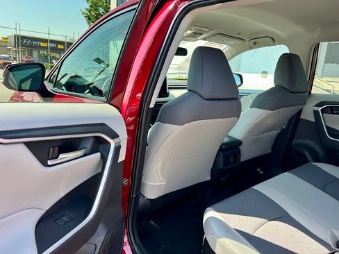 Certified 2024 Toyota RAV4 XLE AWD/4WD image 11