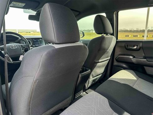 Used 2023 Toyota Tacoma TRD Off-Road image 17