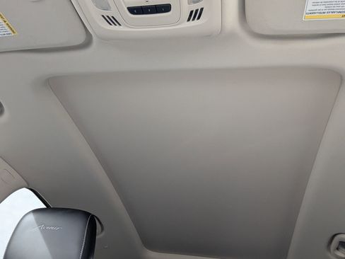 Used 2022 Buick Envision Avenir w/ Technology Package II image 12