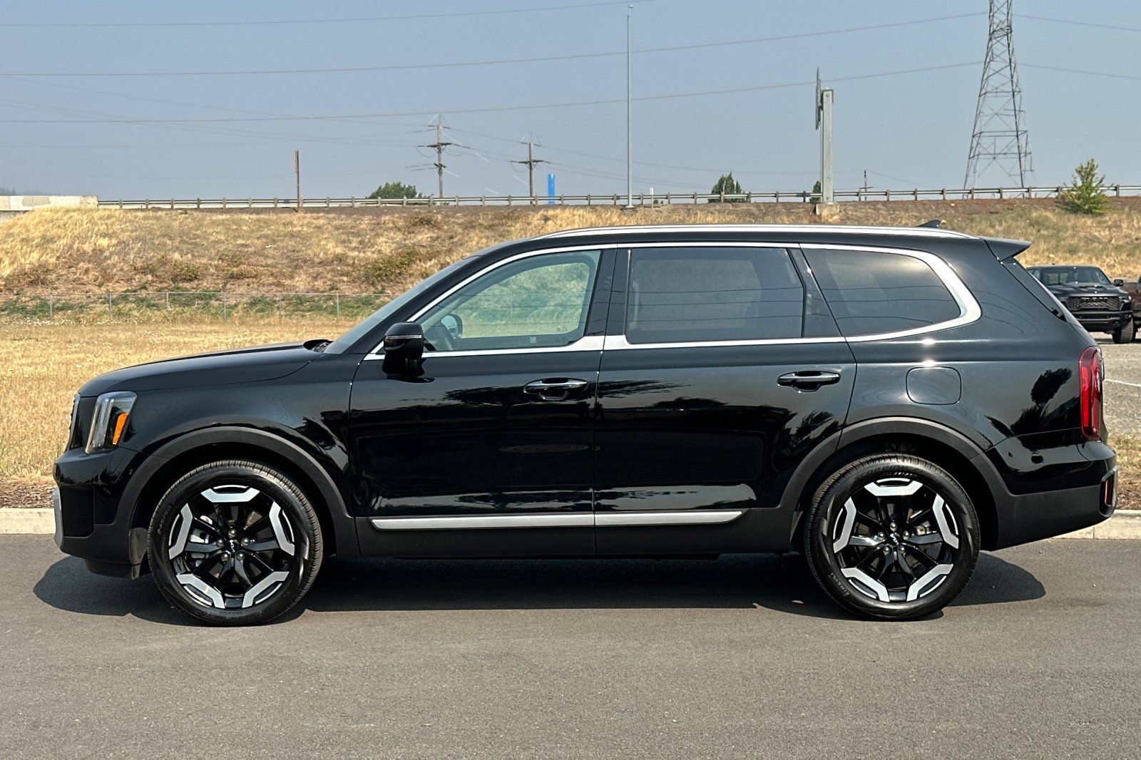 Used 2024 Kia Telluride S w/ S Sunroof Package AWD/4WD image 6