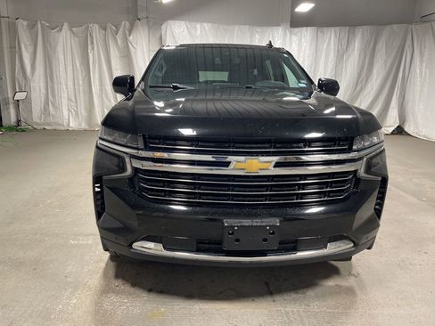 Used 2024 Chevrolet Suburban LT image 2