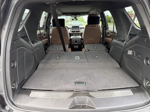 Used 2021 Chevrolet Tahoe High Country w/ Premium Package AWD/4WD image 7