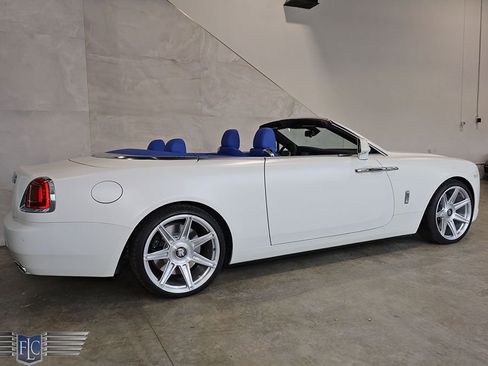 Used 2020 Rolls-Royce Dawn image 6