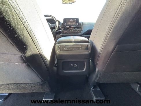 Used 2024 Nissan Pathfinder SV AWD/4WD image 19