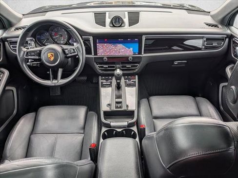 Used 2022 Porsche Macan image 18