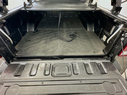 Used 2022 Jeep Gladiator Sport image 30