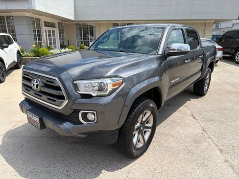 Used 2016 Toyota Tacoma Limited w/ Towing Package AWD/4WD image 2