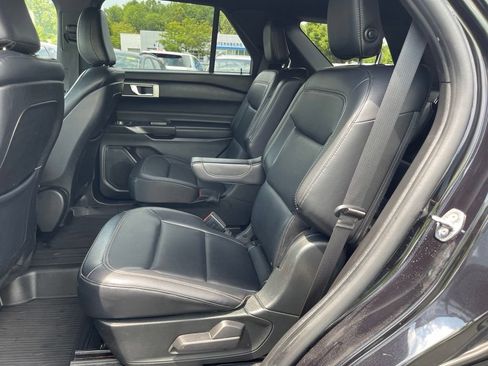 Used 2020 Ford Explorer XLT w/ Equipment Group 202A AWD/4WD image 8