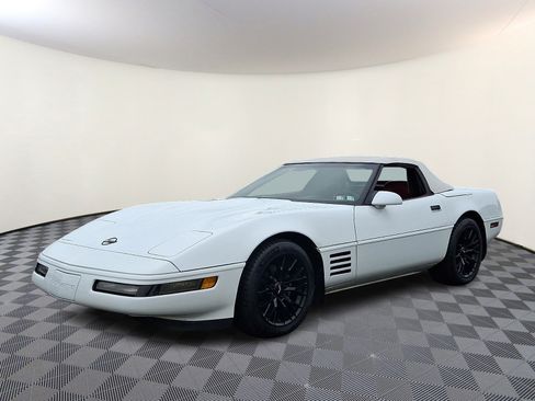 Used 1991 Chevrolet Corvette Convertible RWD image 3